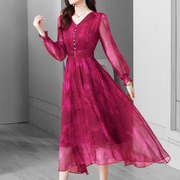 viiennse大码女装秋季真丝，奢华连衣裙气质时尚，减龄红色收腰显瘦裙
