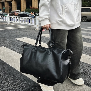 健身包男士(包男士)pu皮斜挎包手提旅行包大容量，短途出差旅游行李袋单肩包