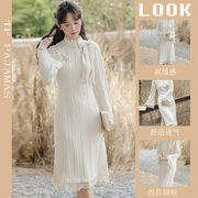 2023秋季女款新中式国风蕾丝刺绣改良甜美白色旗袍针织长袖连衣裙