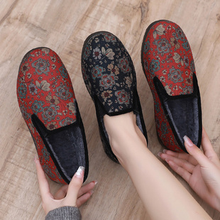 老北京布鞋女冬季保暖棉靴加绒加厚防滑软底，中老年人妈妈奶奶棉鞋