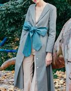 高端定制女装湖蓝色蝴蝶结腰带，修身薄毛呢，长款千鸟格风衣外套