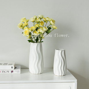 简约现代奶油白色陶瓷高级感花瓶水培鲜花插花摆件客厅桌面装饰品
