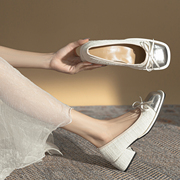 复古公主鞋伴娘鞋女单鞋，2023银色方头浅口一脚蹬小众气质单鞋
