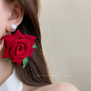 夸张红色玫瑰花耳环2024法式复古耳钉轻奢高级感气质耳饰