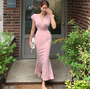 辛子韩国东大门显瘦女人味v领收腰连衣裙，2022粉色优雅长裙