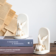 jk慕空间北欧现代美式书房，白色雕塑小鸟树脂摆件，样板间白书立(白书立)装饰