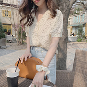 批 发夏季女装韩版学生洋气短袖衬衣甜美宽松显瘦V领波点衬衫