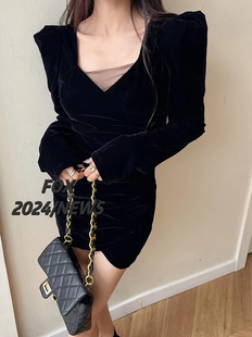 韩版2024高级感复古丝绒甜美低方领泡泡袖连衣裙女高腰打底短裙子