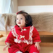 韩版冬季婴儿连体衣宝宝拜年服新生儿蕾丝棉服中国风加厚保暖爬服