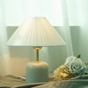 小台灯卧室ins北欧风少女网红床头复古可爱创意，简约现代温馨百褶