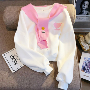 春季韩系甜美独特爱心2024宽松减龄披肩两件套白色卫衣女短款
