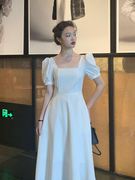 白色连衣裙女2022夏季方(夏季方)领法式复古泡泡袖领证小白裙子伴娘服