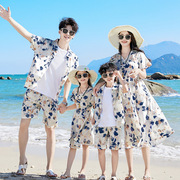 沙滩亲子装夏装海边度假母子，一家三口四口泰国三亚旅游母女连衣裙