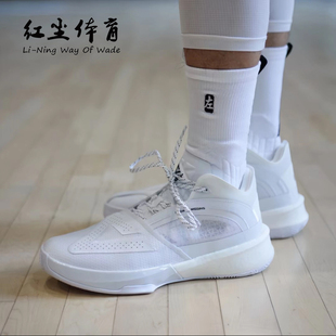 匹克澎湃大三角1.0纯白中帮男款，专业实战耐磨减震防滑回弹篮球鞋