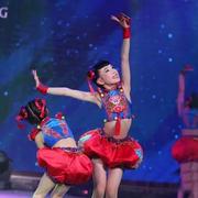 儿童喜庆梦娃演出服六一女童，肚兜灯笼裤开门红，中国民族舞蹈表演服