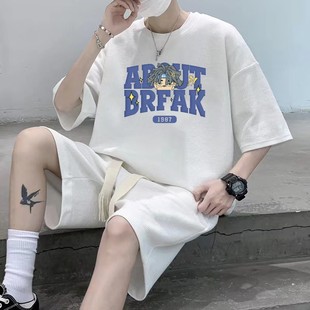 韩版男生穿搭一整套夏装青少年，t恤短袖，短裤搭配帅气运动套装