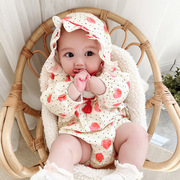 小波点草莓洋气又可爱女宝宝婴儿长袖三角爬服哈衣连体衣春秋纯棉
