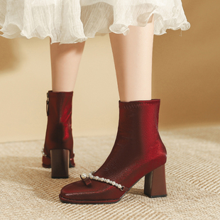 法式红色秀禾婚鞋女秋冬加绒2023珍珠方头，高跟鞋粗跟瘦瘦短靴
