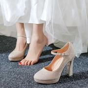 法式婚鞋女2024年婚纱新娘结婚鞋红色防水台不累脚粗跟高跟鞋