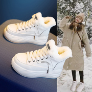 雪地靴女冬季2024年加绒加厚今年流行靴子秋冬厚底马丁靴短靴