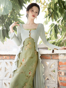 24春新中式绿色印花吊带连衣裙荷叶边针织开衫，复古优雅国风两件套