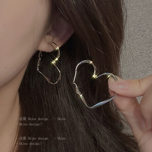 925纯银针大爱心耳钉女耳环，小众设计高级感耳饰冷性风气质耳圈潮