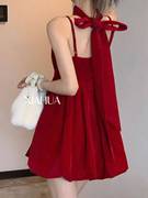 战袍秋冬短裙女装2023丝绒小个子吊带连衣裙穿搭红色裙子圣诞