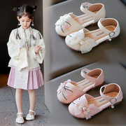 女童古装汉服鞋子，2024夏季小女孩蝴蝶结，绣花公主单鞋包头凉鞋
