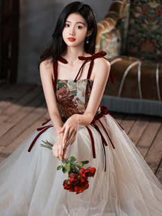 新娘高级感敬酒服长裙2024红色，订婚礼服裙轻奢小众高端回门连衣裙