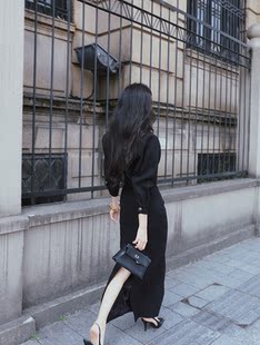 黑色长款垫肩连衣裙女春秋高级感法式复古气质长袖修身长裙