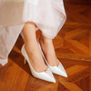 白色缎面婚鞋女主婚纱新娘鞋2023年简约珍珠尖头细跟高跟鞋女