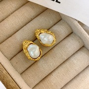 法式时髦设计复古大珍珠，金属金蛋耳环，巴洛克风耳钉女2023秋冬