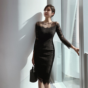 蕾丝修身显瘦包臀连衣裙2025初秋新款女长袖打底性感赫本风小黑裙
