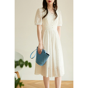 白色镂空短袖蕾丝裙2022夏法式(夏法式)气质小白裙，v领水溶蕾丝连衣裙女