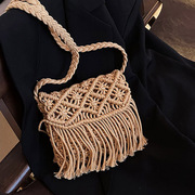 针织编织小包包女包2023流苏，设计斜挎包，夏季高级感单肩小方包