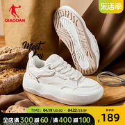 中国乔丹板鞋运动鞋女2024夏季休闲百搭波浪，鞋厚底增高面包鞋