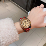 手表女个性炫酷大表盘时尚韩版潮流，高端大气真皮皮带复古镶钻腕表