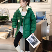 绿色轻薄连帽羽绒服女时尚洋气流行短外套，冬装2023欧洲站