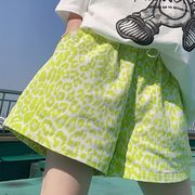 胖mm特大码300斤时尚个性荧光，绿色豹纹短裤女夏季a字阔腿休闲热裤