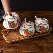 厨房调味罐套装陶瓷家用日式带勺盖一体组合调料，罐盐罐猪油辣椒罐
