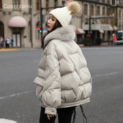 卡莎布兰卡冬季新短款狐狸大毛领，韩版时尚面包，服加厚羽绒服女外套