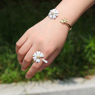 欧美ins风小雏菊蜜蜂，开口设计手镯戒指烤漆花卉，流行女款手环饰品
