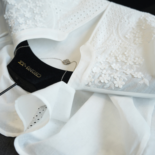 重工刺绣镂空v领五分袖，纯棉衬衫上衣女，甜美气质白色小衫春夏844m