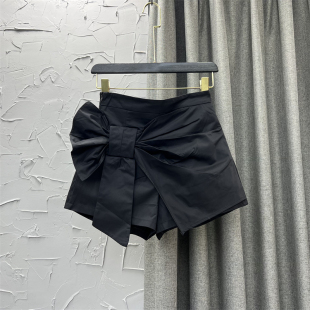 黑色蝴蝶结装饰牛仔短裤，女夏装2024韩版设计感不对称休闲裙裤