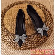 2024女鞋细跟小皮鞋(6-8cm)一脚蹬低帮鞋，尖头浅口橡胶绒面单鞋