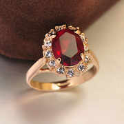 红色装饰戒指女时尚个性仿真绿色宝石夸张轻奢高级感大食指红戒子