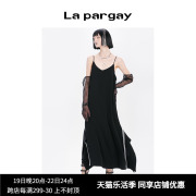 lapargay纳帕佳春季女装，黑色上衣休闲荷叶，撞边无袖吊带连衣裙