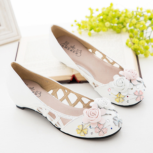 Ameber嘀嗒原创设计小羊皮低跟女单鞋圆头镂空凉鞋白色花朵鞋