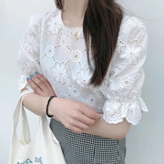 白色蕾丝娃娃衬衫2024韩版夏装泡泡，灯笼袖镂空刺绣花朵纯棉上衣女