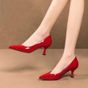 思卡琪高跟鞋女红色尖头亮皮结婚鞋真皮，细跟女士鞋头层牛皮大码鞋